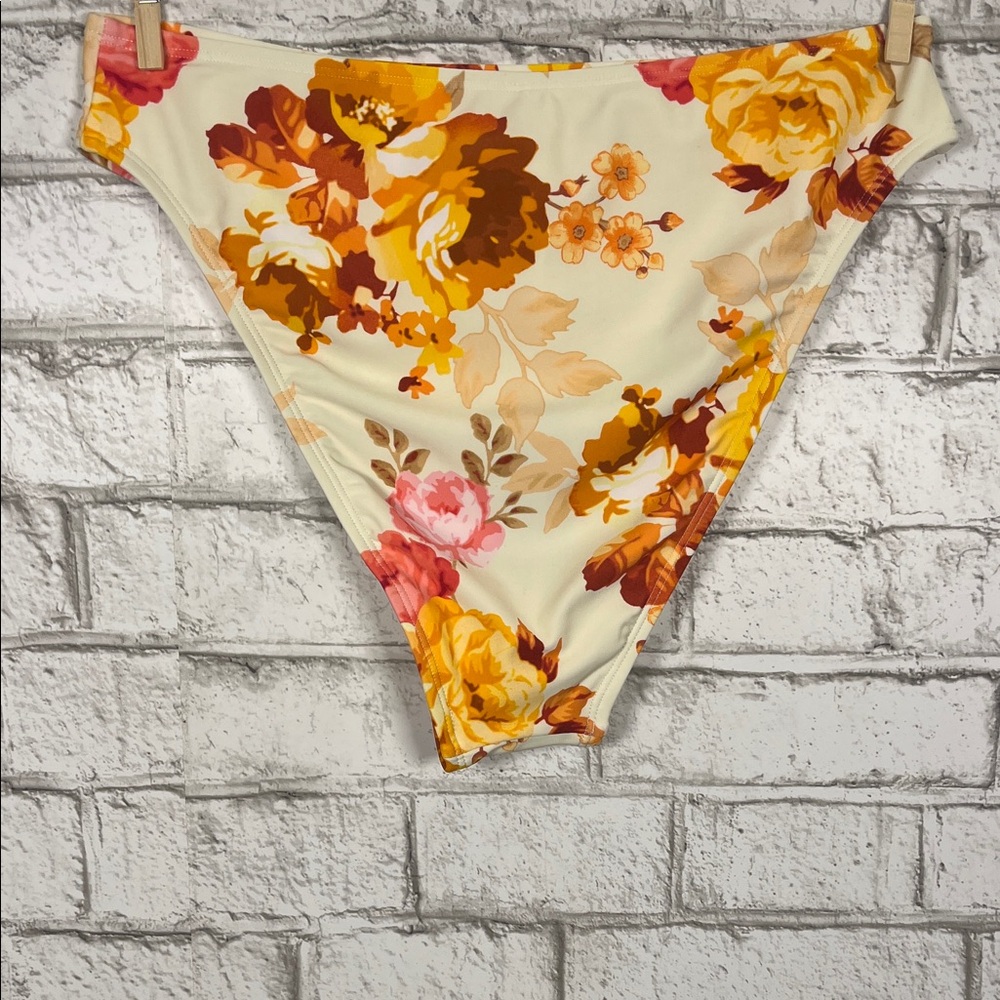 Cupshe Floral Bikini Set with Underwire NWT size L & M - Picture 8 of 16